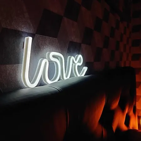 Oom 2 Rare Chromatherapy Relaxation Gem Apartment Brașov